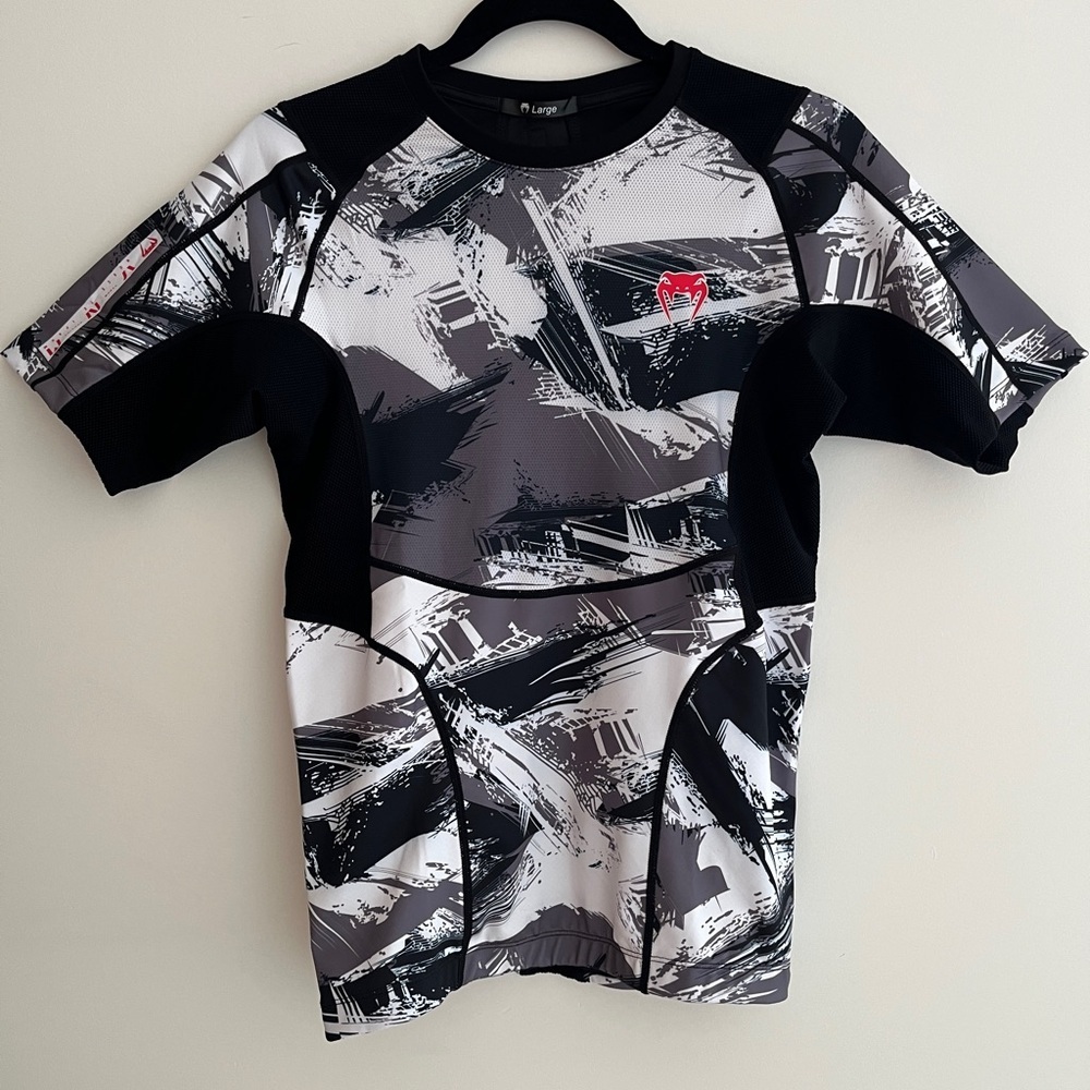 VENUM Rash Guard Men's Shirt Martial Arts Stretch Compression Technical Size L